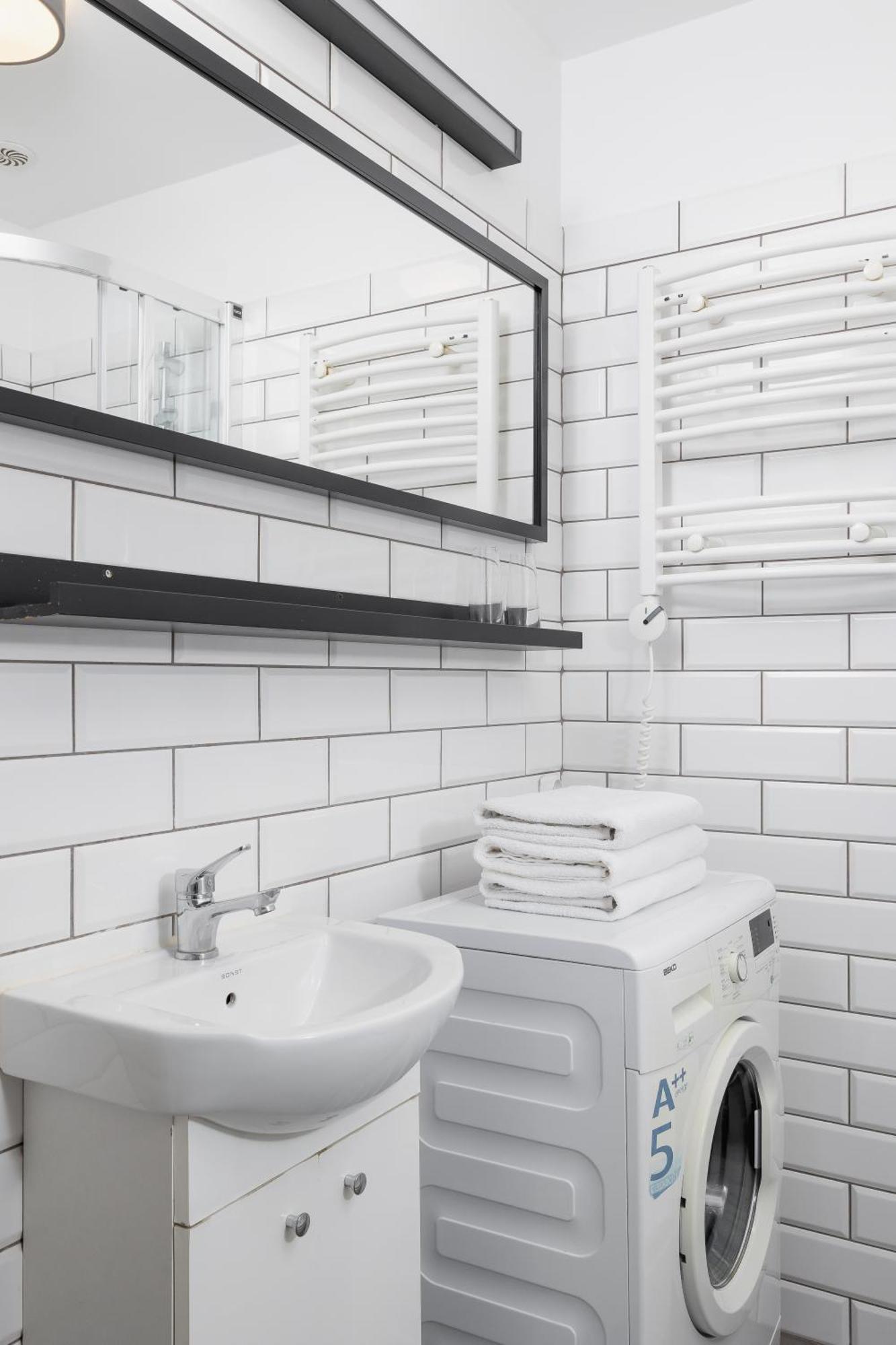 2-Bedroom Apartment - Dluga 65 Street クラクフ エクステリア 写真